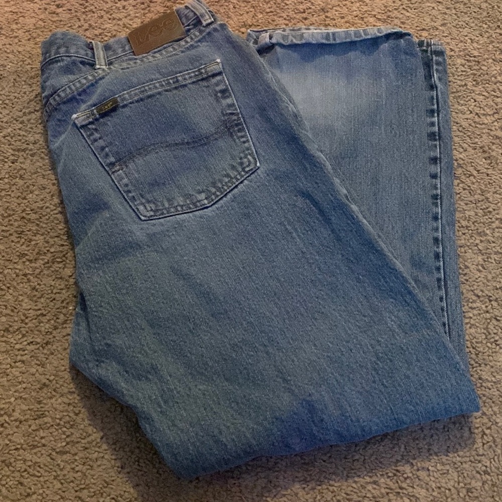 - Brand- Lee Regular fit. Size- 38 X 29